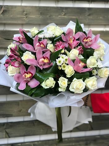 Букет цветов из: Розы и Хризантемы в Сорокино