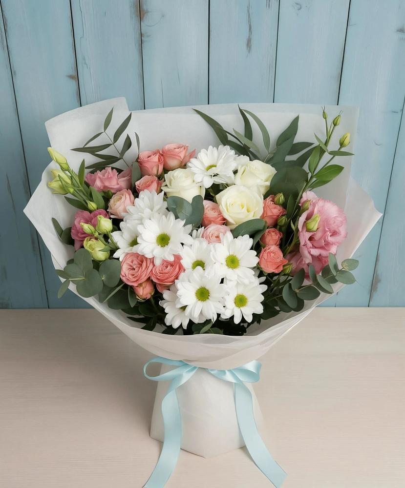 Букет цветов из: Розы, Лизиантусы и Хризантемы в Сорокино