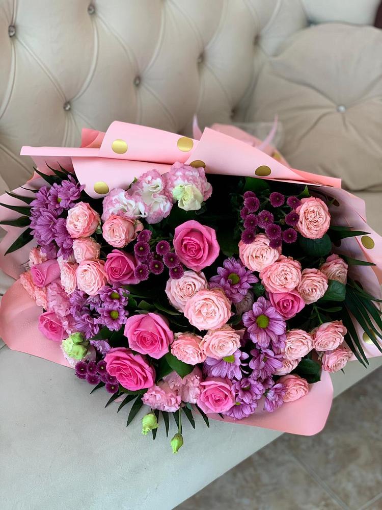 Букет цветов из: Хризантемы, Розы и Лизиантусы в Сорокино