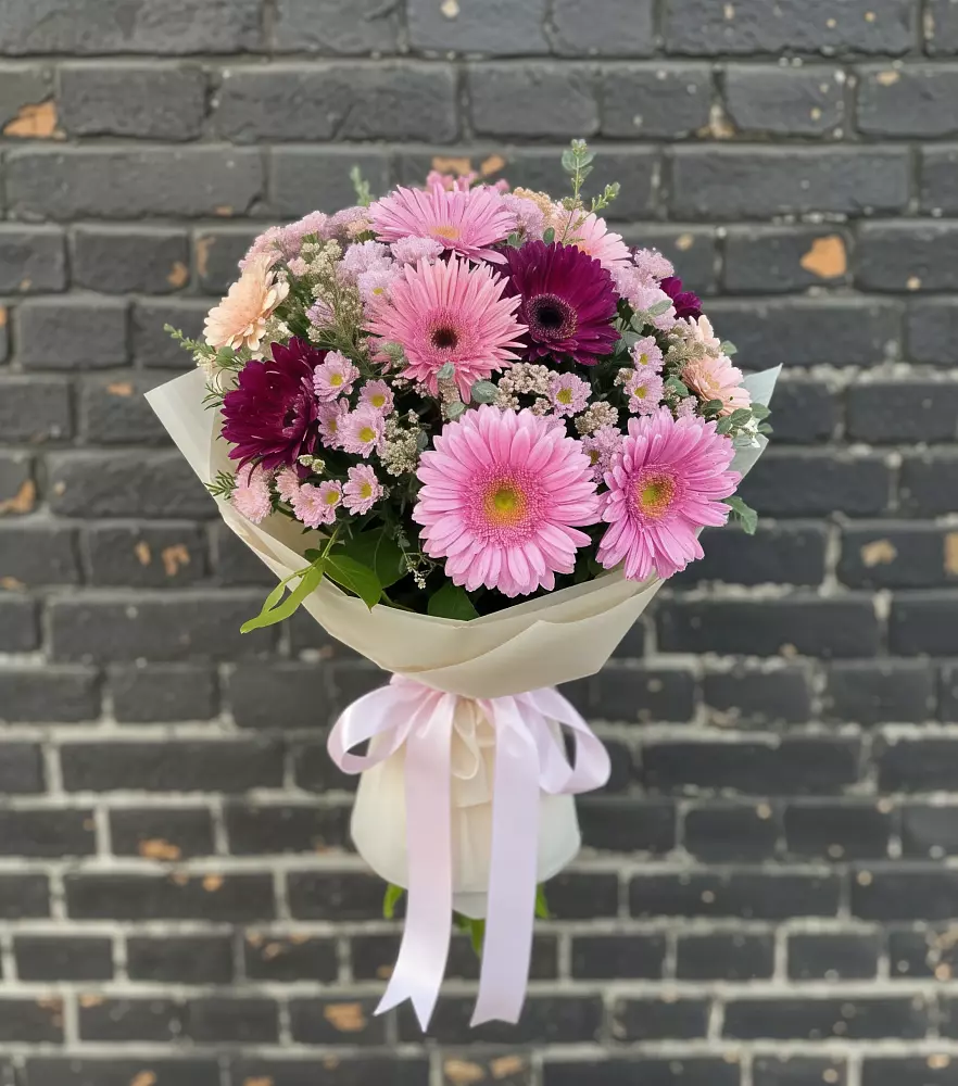 Букет цветов из: Герберы и Хризантемы в Сорокино
