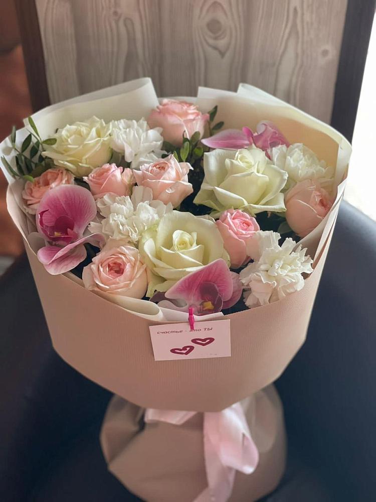 Букет цветов из: Орхидеи, Розы и Гвоздики в Сорокино