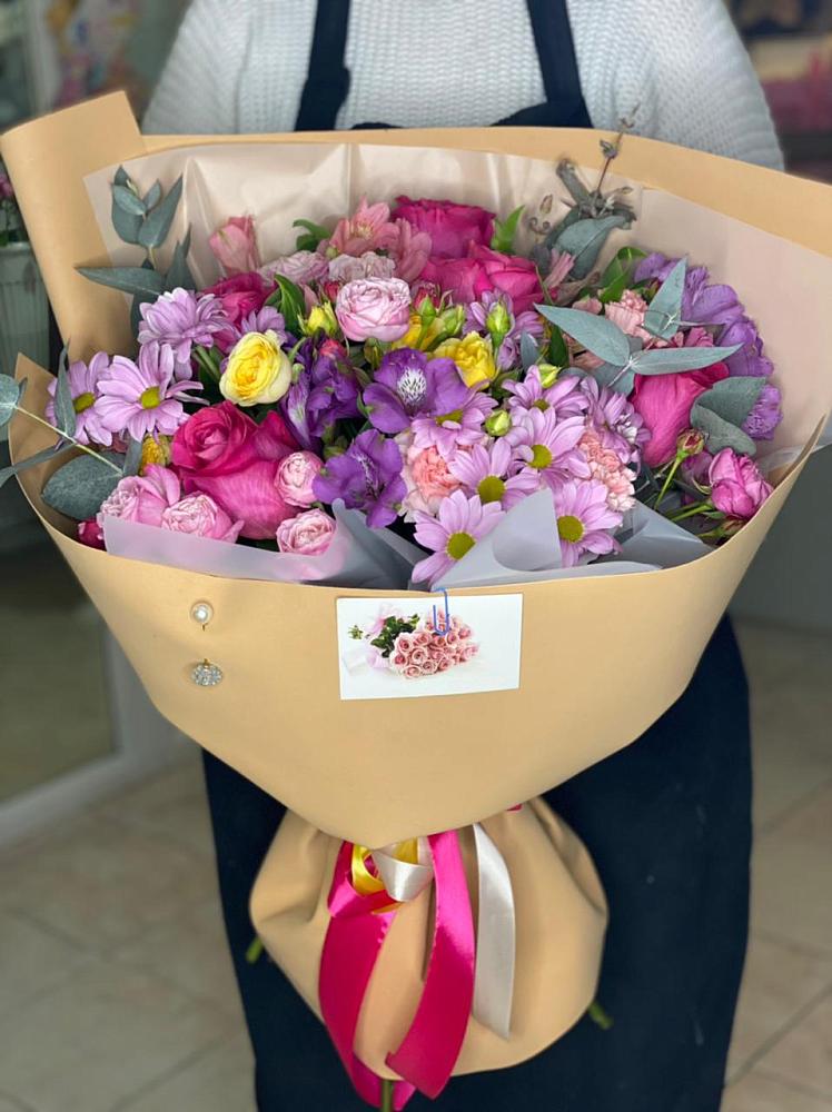 Букет цветов из: Хризантемы, Гвоздики и Альстромерии в Сорокино