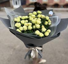 Букет Белые кустовые розы Солинеро в Сорокино