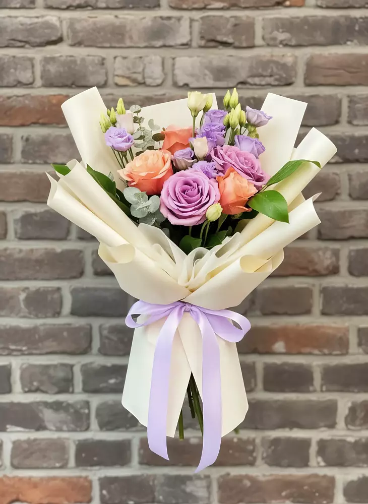 Букет цветов из: Лизиантусы и Розы в Сорокино