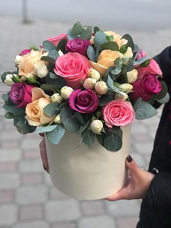 Цветочная композиция из Розы в шляпной коробке в Сорокино