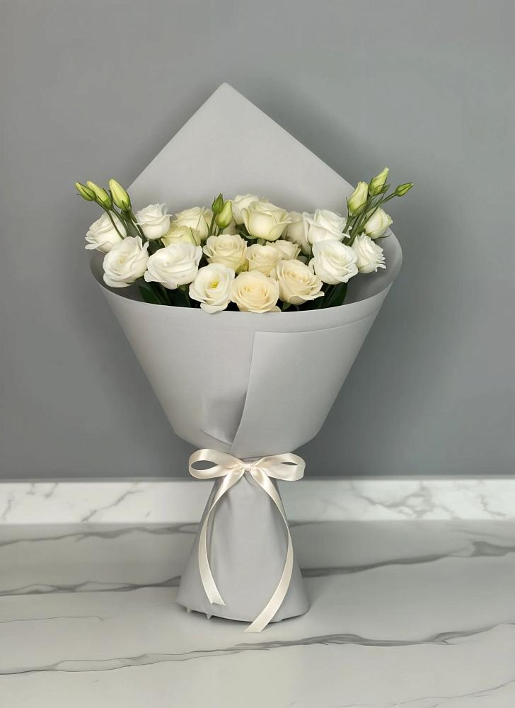 Букет цветов из: Розы и Лизиантусы в Сорокино