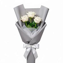 Букет 3 белые розы в Сорокино