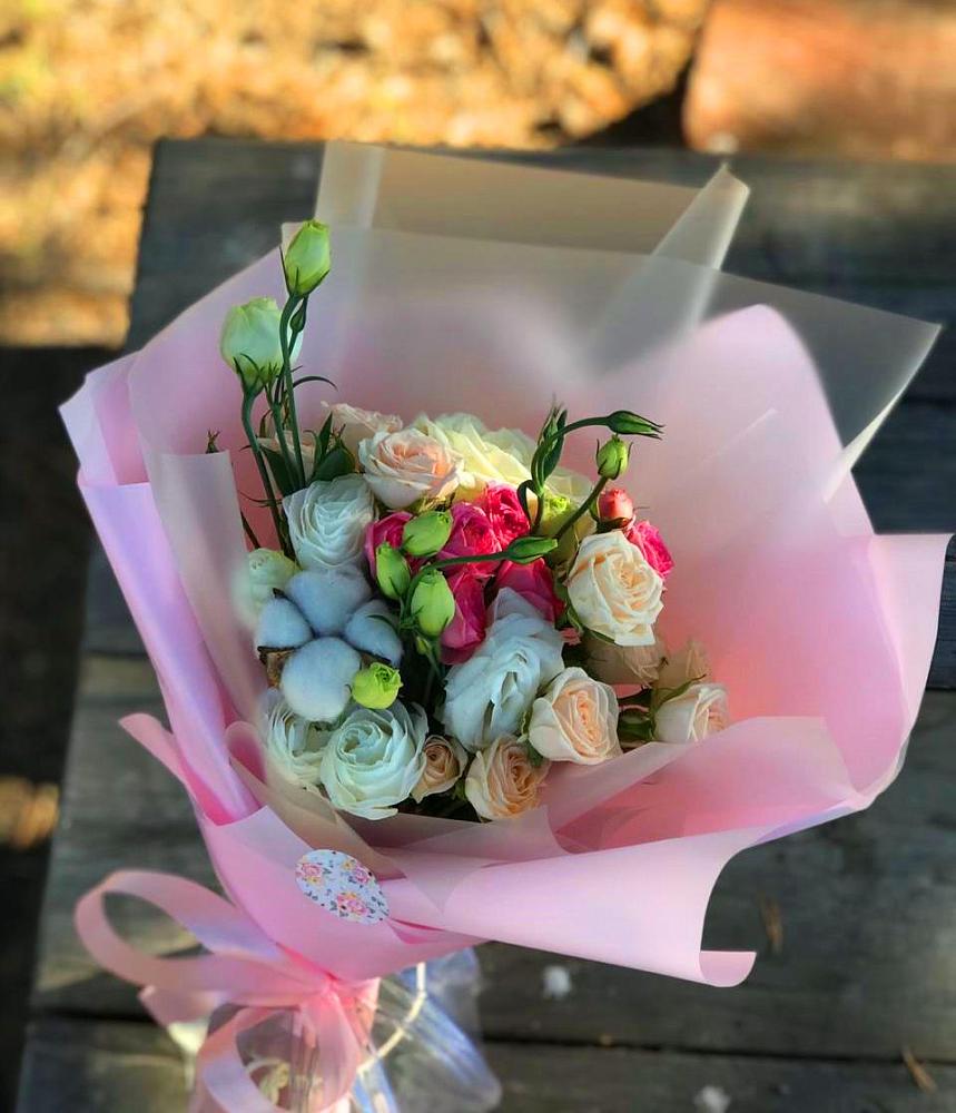 Букет цветов из: Розы и Лизиантусы в Сорокино