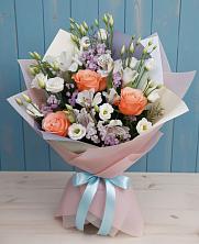 Букет цветов из:  Лизиантусы, Розы, Альстромерии и Гипсофила в Сорокино