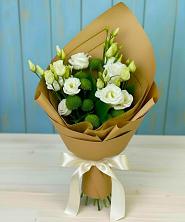 Букет цветов из:  Хризантемы и Лизиантусы в Сорокино