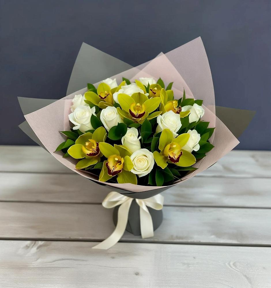 Букет цветов из: Орхидеи и Розы в Сорокино