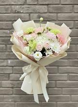 Букет цветов из:  Гвоздики, Розы, Лизиантусы и Хризантемы в Сорокино
