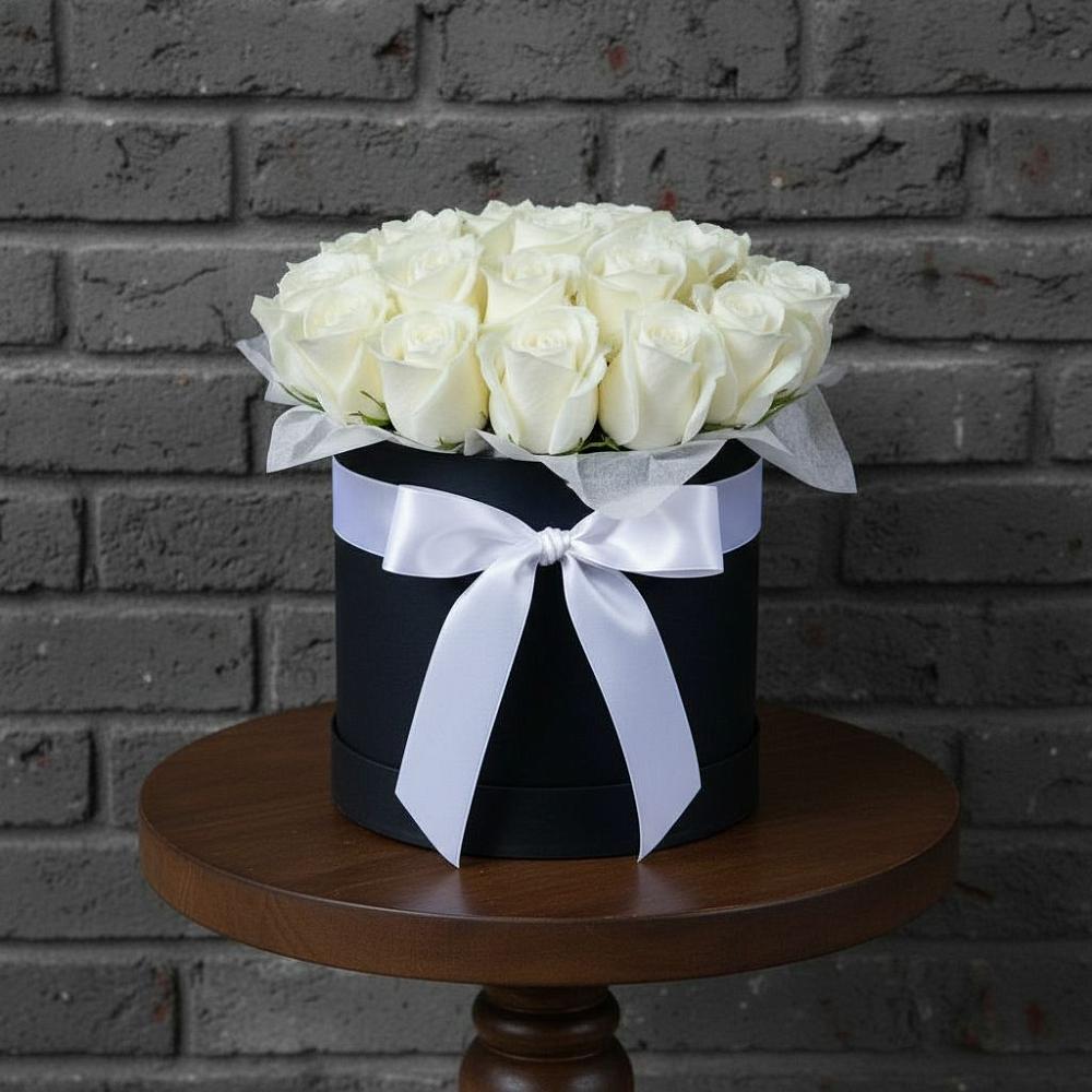 Цветочная композиция из Розы в шляпной коробке в Сорокино