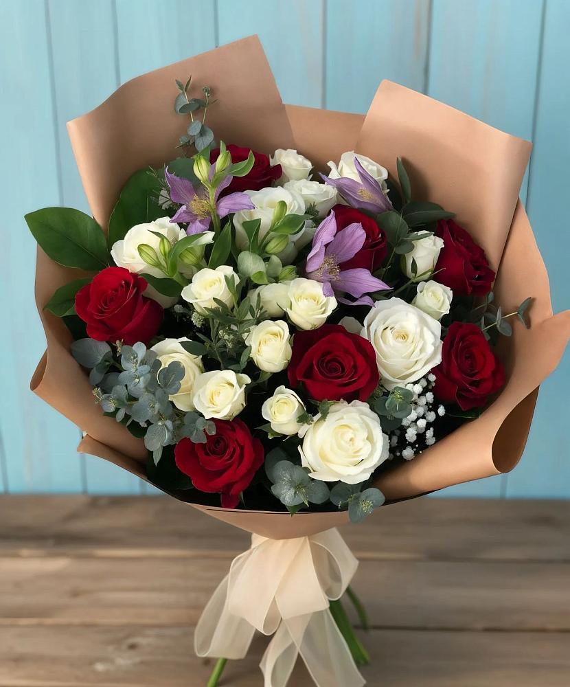 Букет цветов из: Розы и Альстромерии в Сорокино
