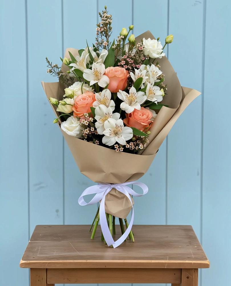 Букет цветов из: Альстромерии, Лизиантусы, Розы и Хризантемы в Сорокино
