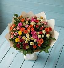 Букет Микс из разноцветных кустовых роз в Сорокино